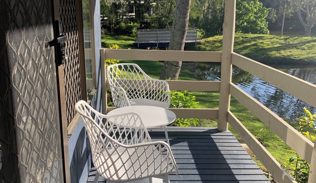 Lakefront Turtle Retreat at Hervey Bay - 300 meters to Beach Hervey Bay