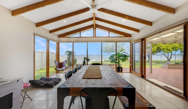Lakehouse 61