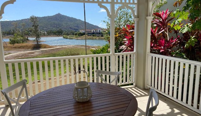 Lakeside Central Apartment