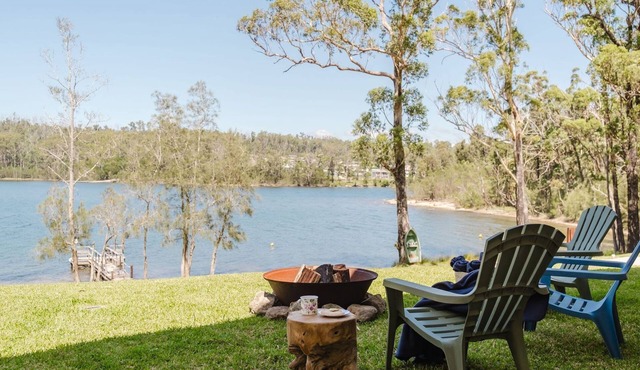 Lakeside House - lakefront escape just steps from the water