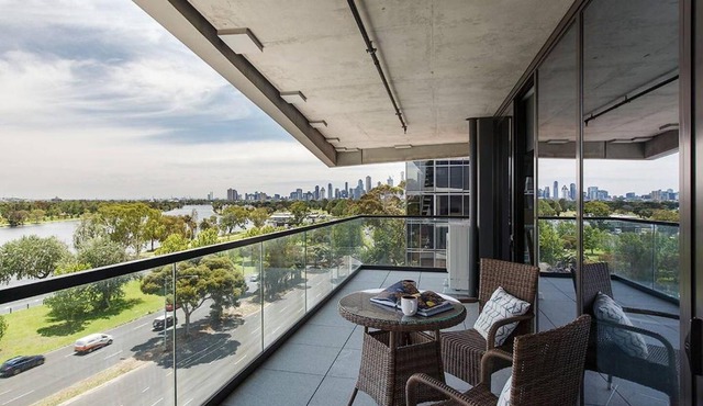 Lakeside Lookout - Modern Living with Majestic Views