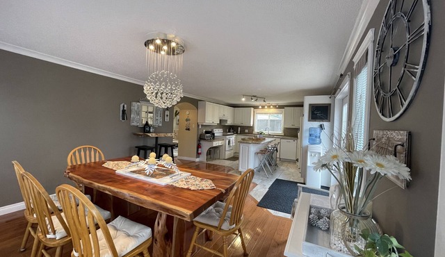 Lakeview House in Alberta Beach with Wrap Around Deck in Alberta Beach