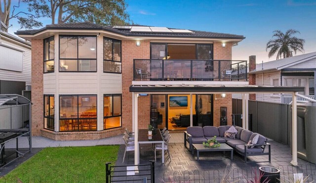 Lakeview Retreat in Charmhaven