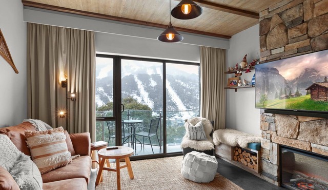 Lantern 20 Deluxe a beautifully designed Ski Cabin