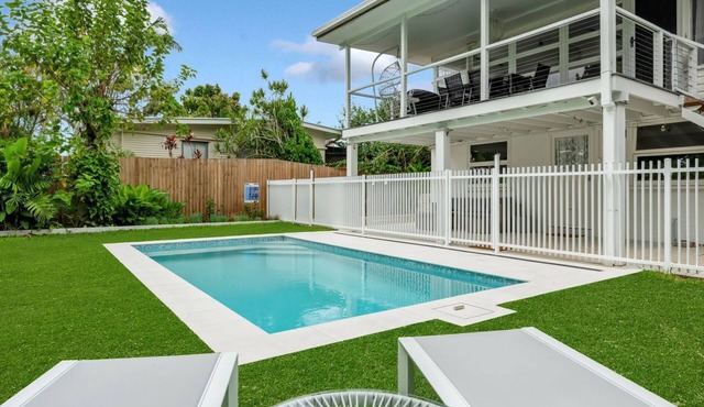 Large 2 bedroom house with pool