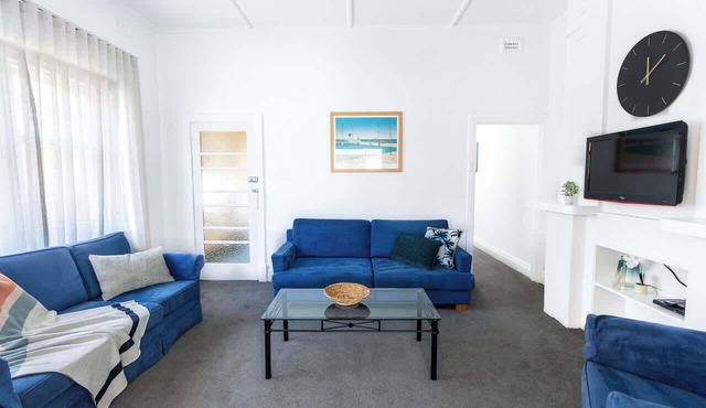 Large & Cosy | Park Views | Close to everything!
