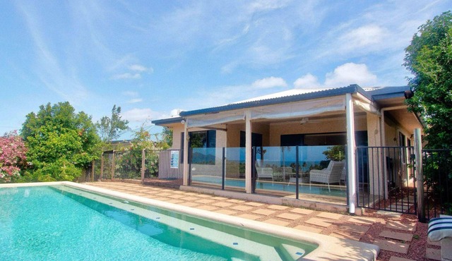 Le Reve Wake up to sunrises and tropical breezes