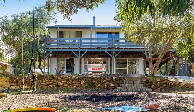 Len's Lodge - Spacious Beach Home