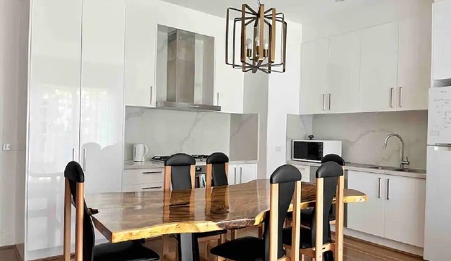 Light Filled Inner City Home Convenient Parking