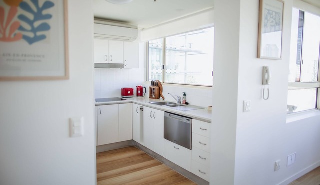 Light-Filled Riverfront in Prestigious New Farm