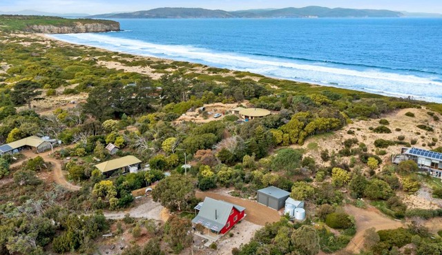 'Little Secret' Charming Clifton Beach Sanctuary