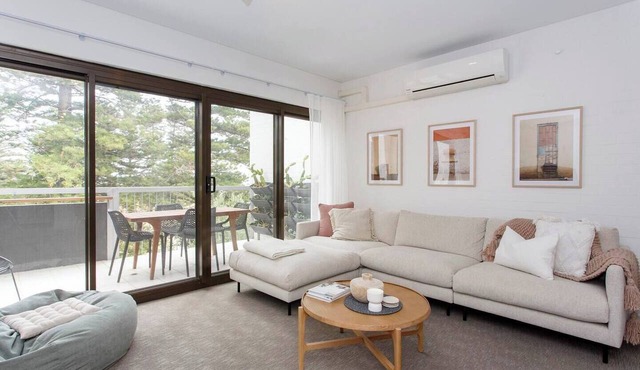Located just a stones throw from the Beach Breaksea is the perfect place to enjoy some time away