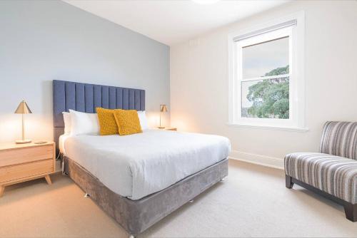 Lochner Corner - Restful Hideaway near Dining and CBD