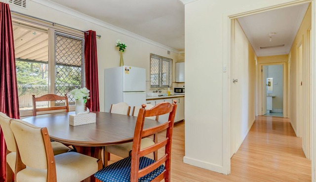 Lovely homely convenient holiday house