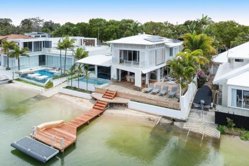 Lucy - Noosa - Noosaville