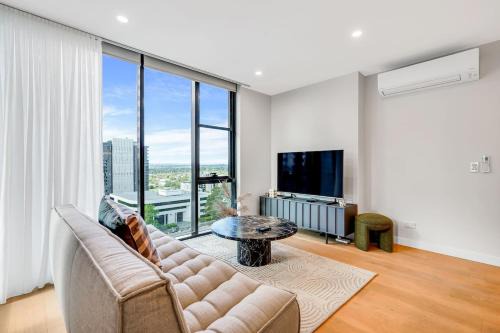 Lux 1 bedroom Executive Apt in Box Hill
