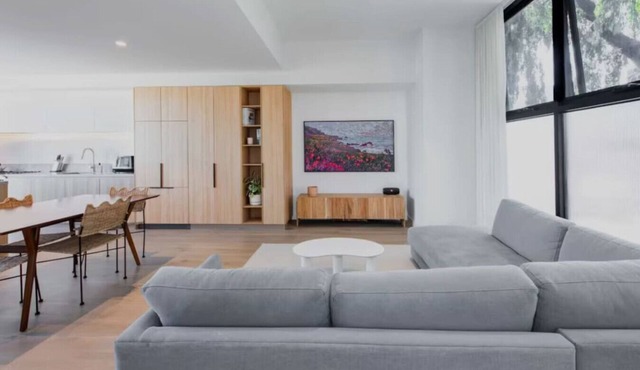 Lux 3Bed House, Rooftop BBQ & Parking - near beach
