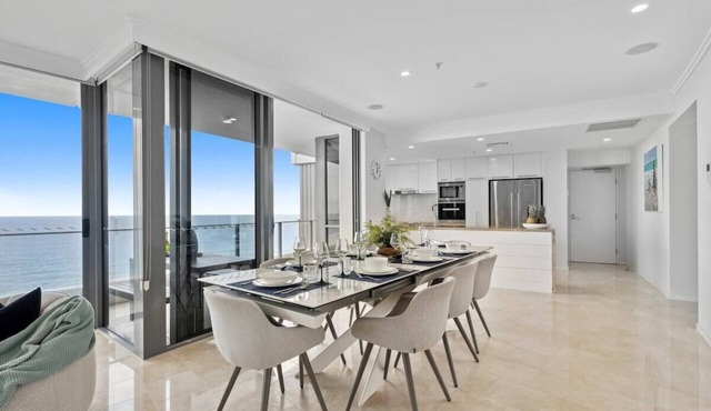 Luxe 3 Bd Beachfront Broadbeach, Pool,Gym,Sauna