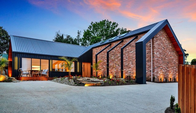 Luxe - Nestled in the hills of West Launceston