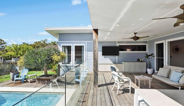 Luxe Wamberal Vibe | Pool, Yard, Close to Beach