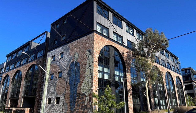 Luxurious 2 Bed 2 Bath Woolstore apartment