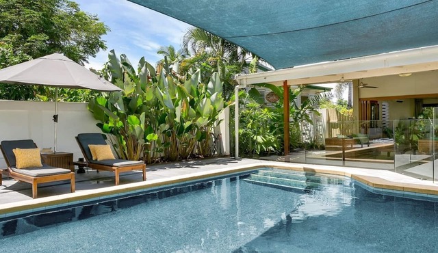 Luxurious Family Villa with Private Pool, Nestled in Cairns' Tropical Paradise