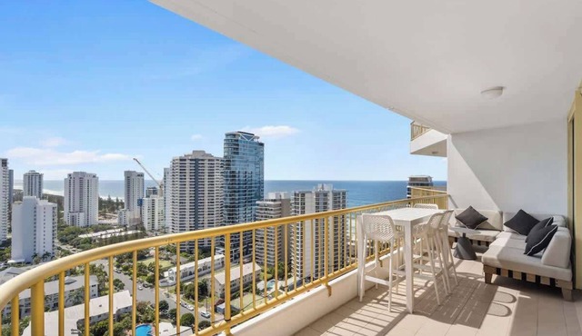 Luxury 3BR in Gold Coast with Ocean & City Views