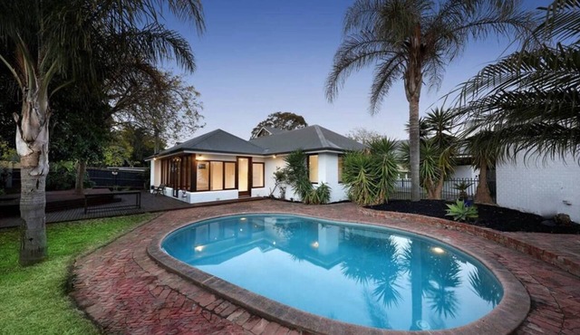 Luxury 5 Bedrooms, Pool, Calm and Serene place