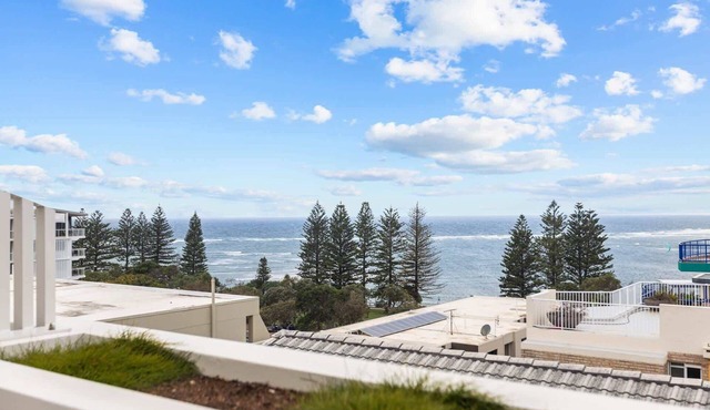 Luxury 5-floor Unit with Ocean Views near Beach
