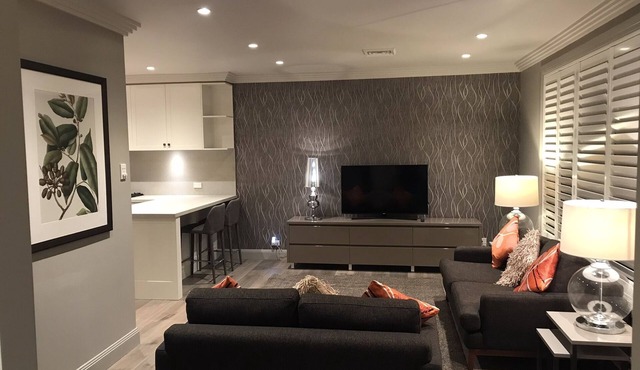 LUXURY ACCOMMODATION - 5 MINS FROM CBD - BRAND NEW RENOVATION