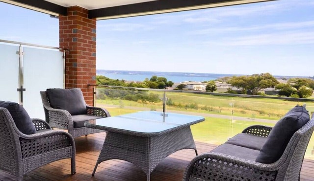 Luxury Beachside Getaway in San Remo