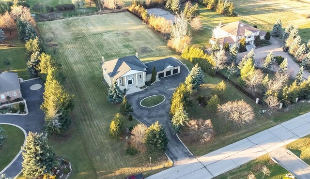 Luxury Castlemore Estate Spacious Lot With Parking in Brampton