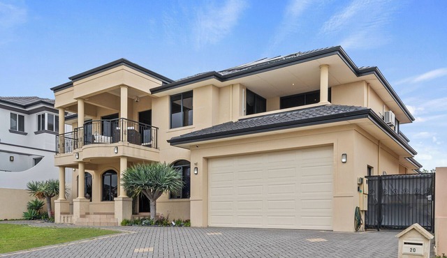 Luxury Escape: Perth, Airport, Swan Valley & Beach