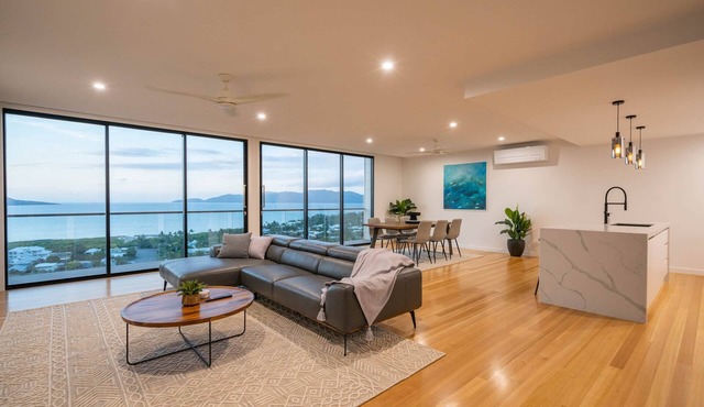 Luxury Escapes Townsville Villa A