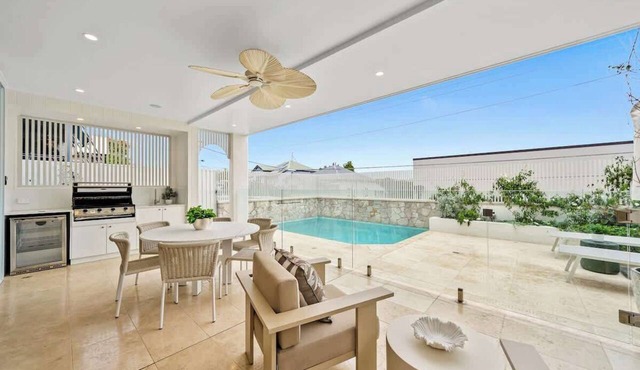Luxury Grecian Villa with Magnesium Pool and BBQ