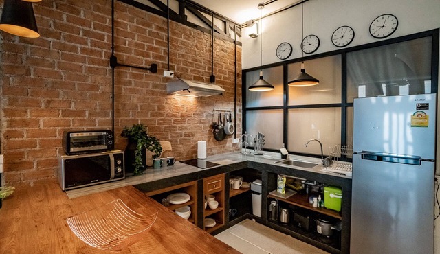 Luxury Industrial Flat 5 Mins from Nimman in Chang Wat Chiang Mai