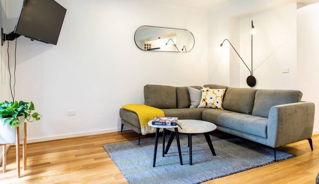Luxury spacious 2 Bedroom Fitzroy Apartment