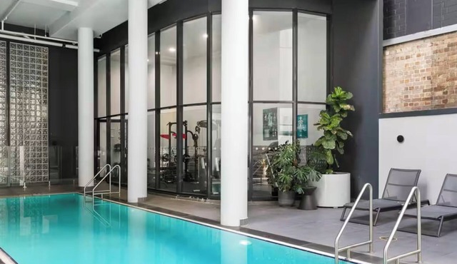 Luxury Sydney Apt, Pool, Gym, Parking, Mezzanine