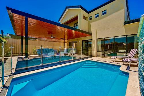 Luxury Villa W Pool & Spa 5 BEDROOMS