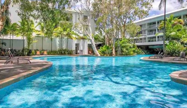 Lxry 2 bed Apt-Sea and Mountain View