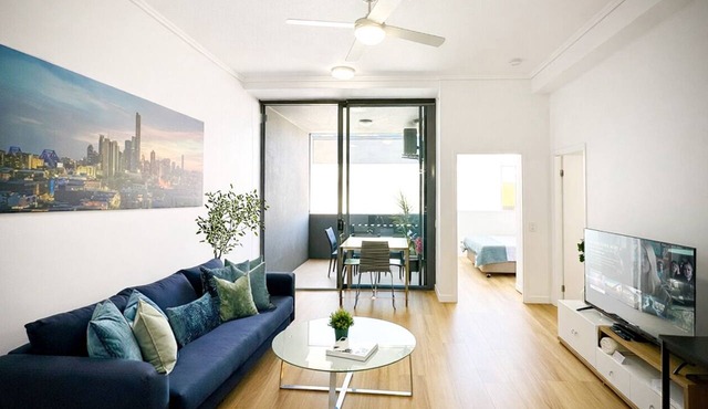 MAango 1BR Apt James St Free Parking Balcony