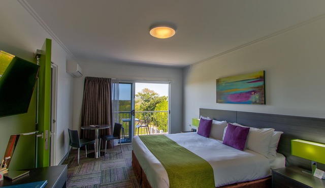 Mackay Oceanside Central Hotel