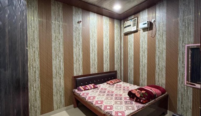Maheshwari Hotel