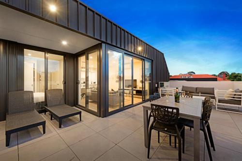 Manhattan Apartments - Glen Iris