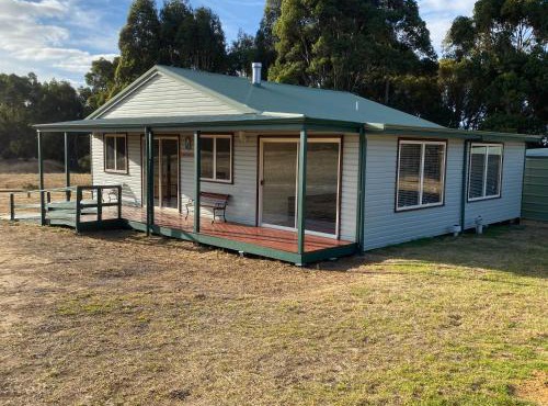 Manyat Peak cottages Kestrel