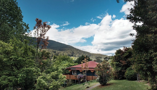 Margate - character house with mountain views