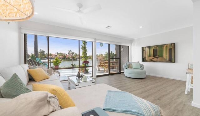 Marina Views Absolute Waterfront