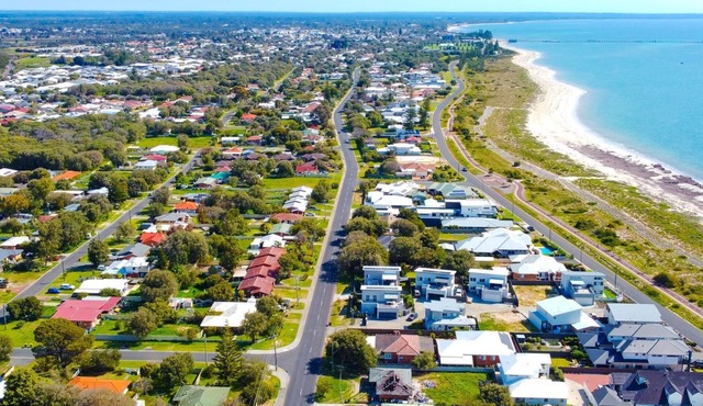 Marine Holiday Home - Geographe