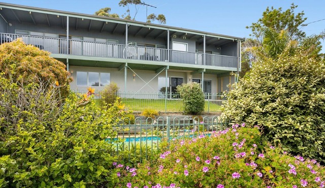 Mccrae Family Beach House - Bay Views - Swimming Pool - Air Con