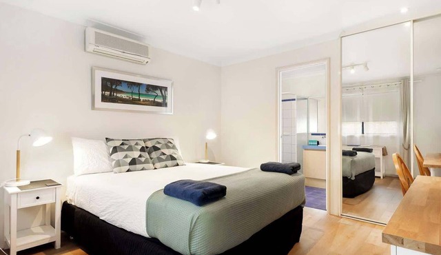 Meelup Bay Room - 1 @ Observatory Guesthouse